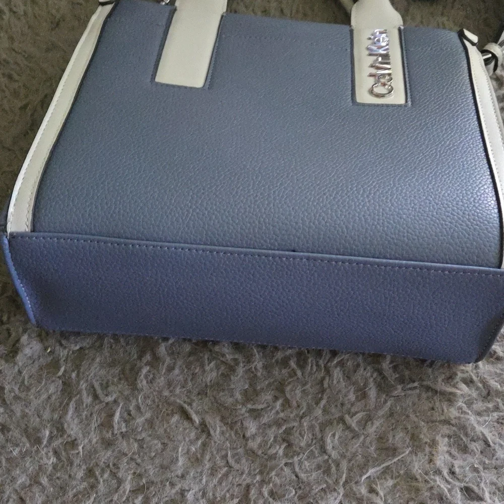 EUC Calvin Klein Crossbody Satchel - Picture 3 of 6